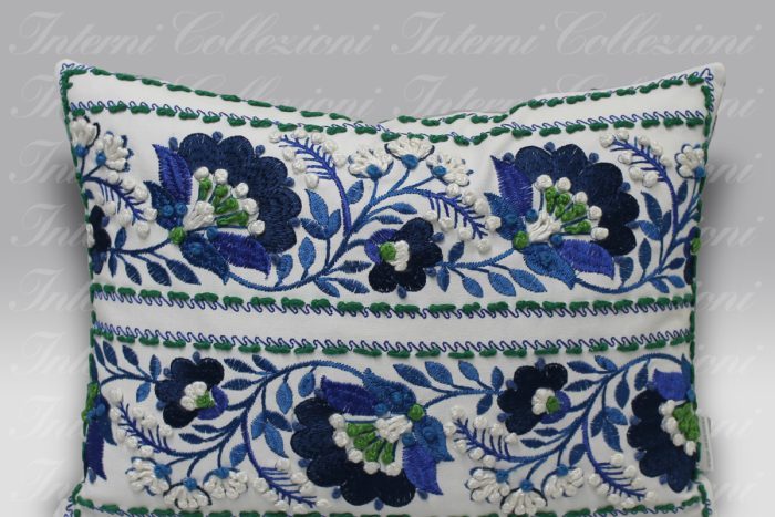 Cuscino Enamel Flower indigo Designers Guild